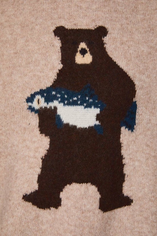 "BEAR WITH SALMON" GRAPHIC LONG SLEEVE CREW NECK SWEATER